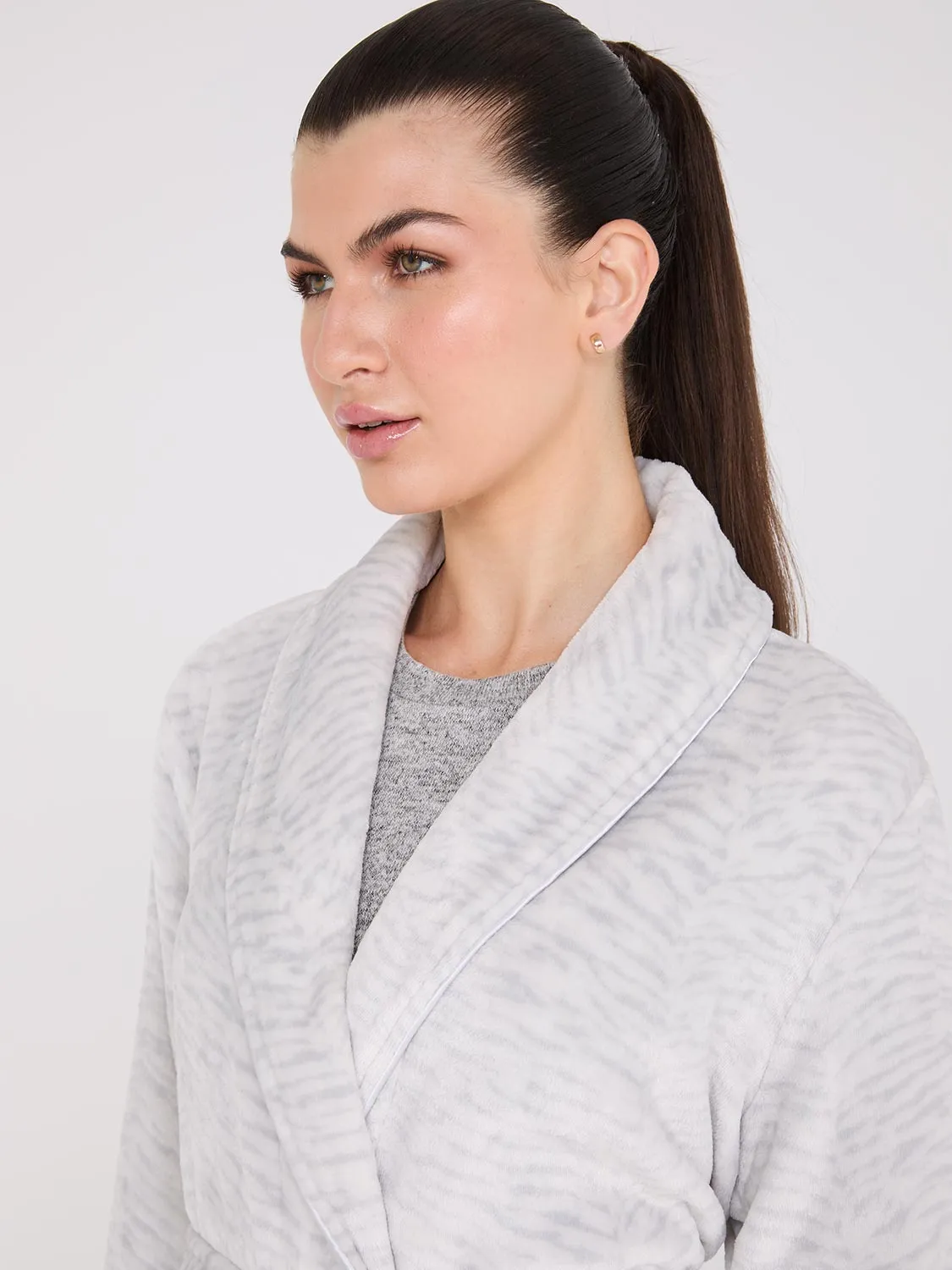 Animal Print Plush Robe sold by Suzy Shier product image thumbnail 3