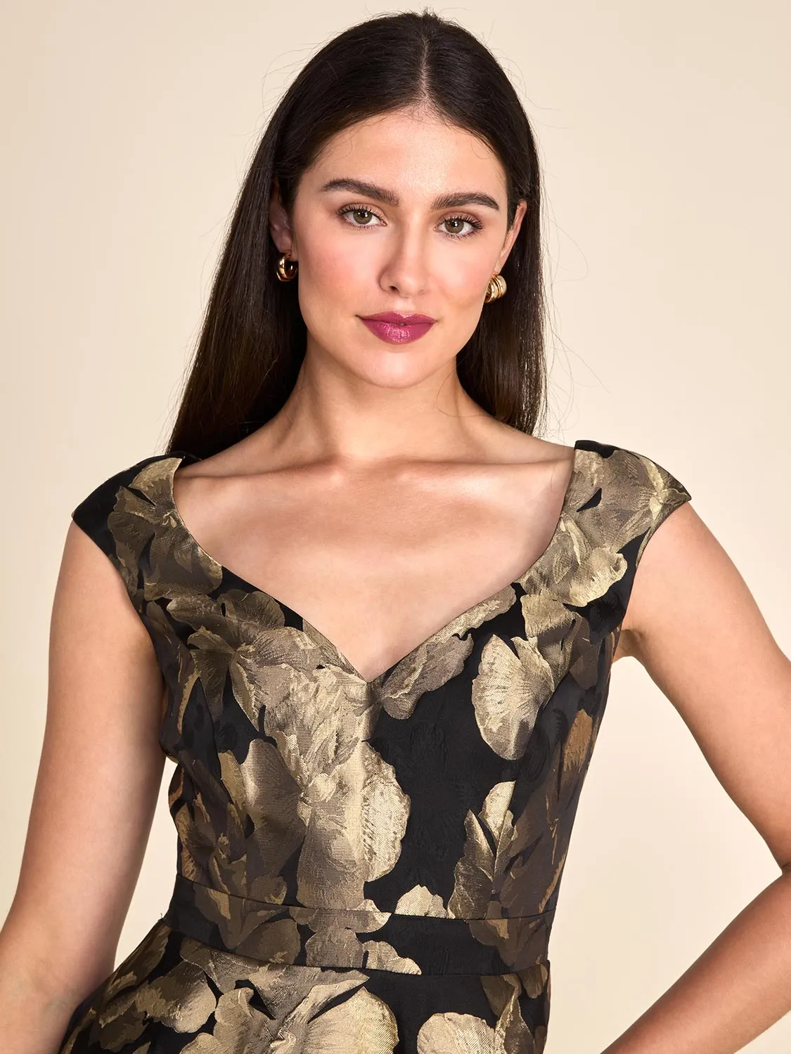 Sweetheart Jacquard Floral Midi Dress sold by Suzy Shier product image thumbnail 3