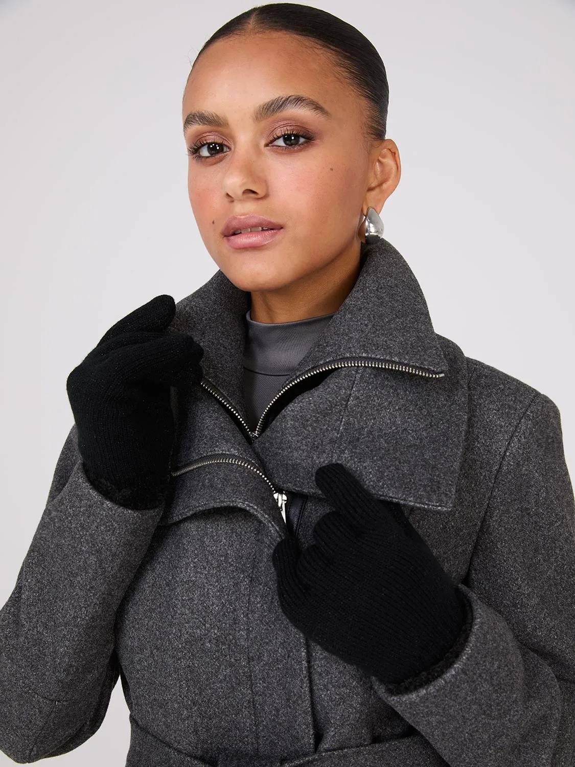 Black Metallic Fiber Gloves sold by Suzy Shier product image thumbnail 2