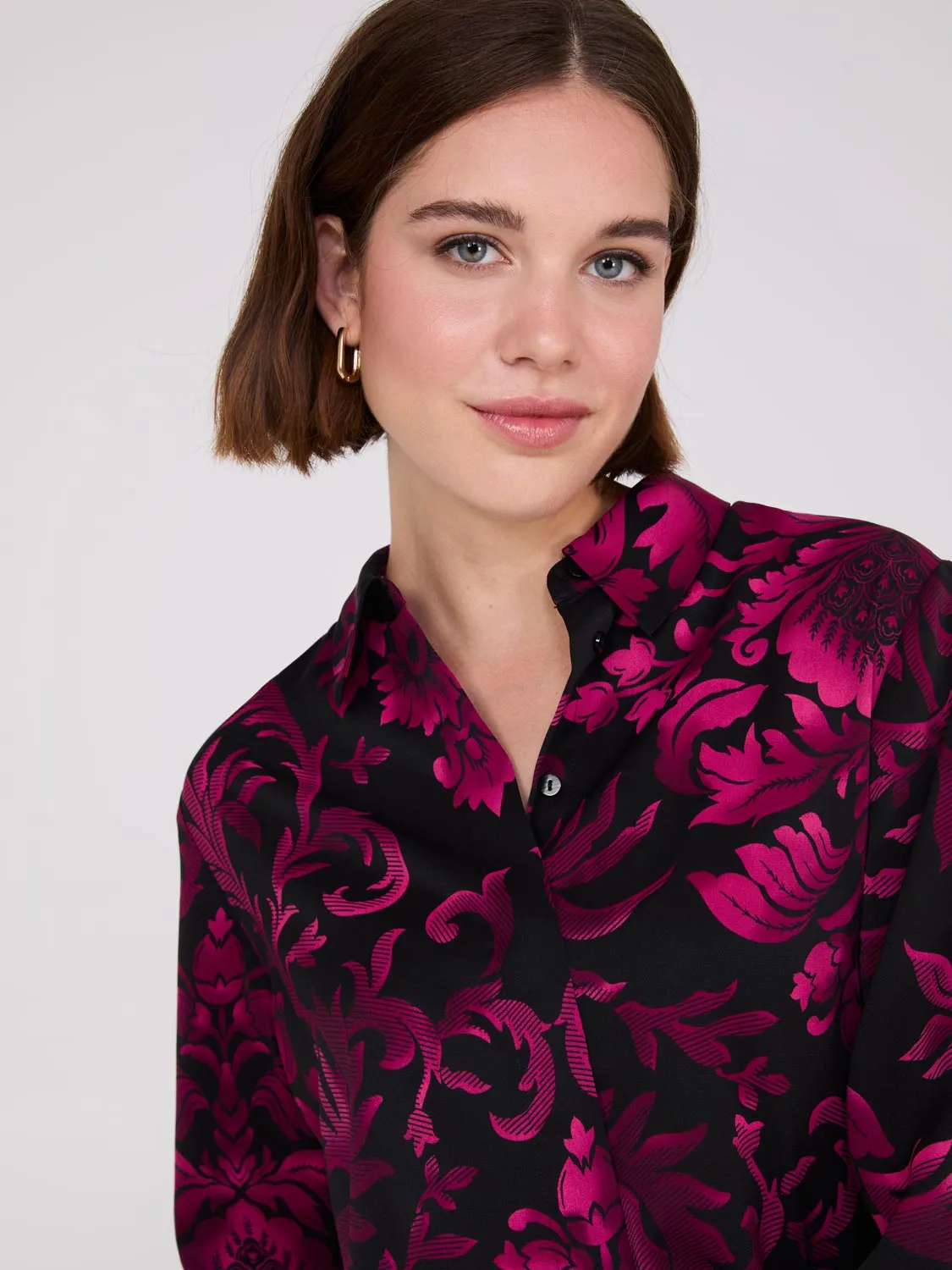 Floral Print Rounded Hem Blouse sold by Suzy Shier product image thumbnail 2