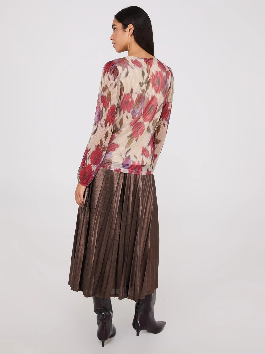 Floral Print Metallic Plisse Mesh Top sold by Suzy Shier product image thumbnail 4