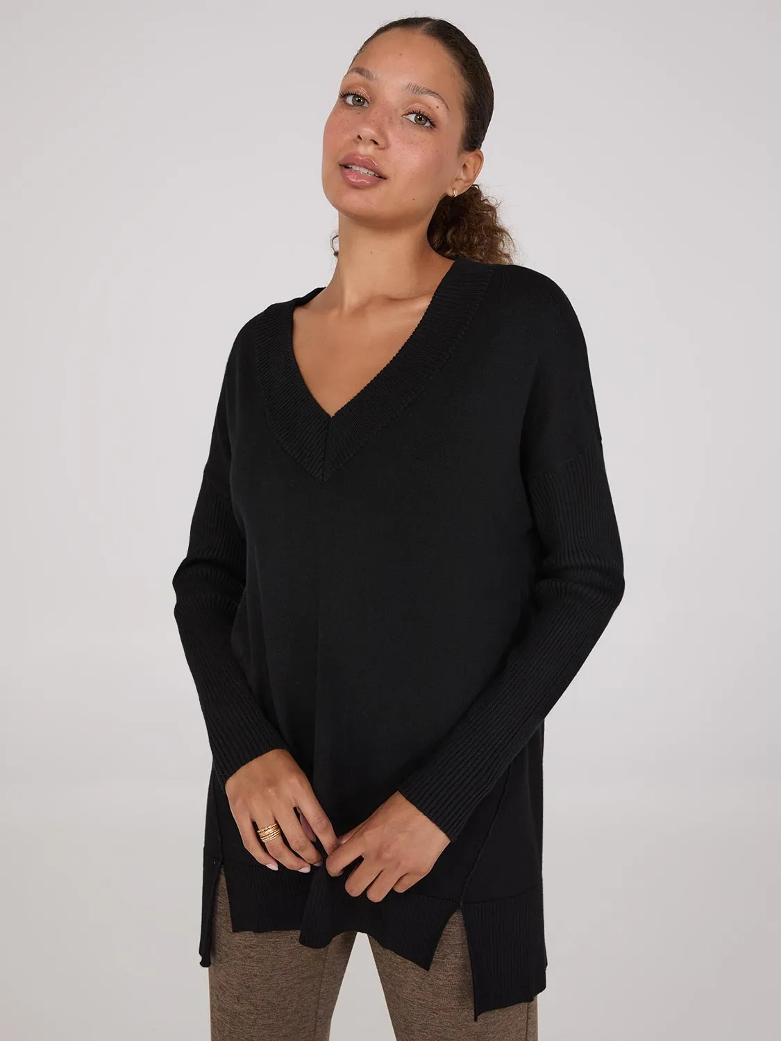 Ribbed V-Neck Tunic Top sold by Suzy Shier product image thumbnail 5