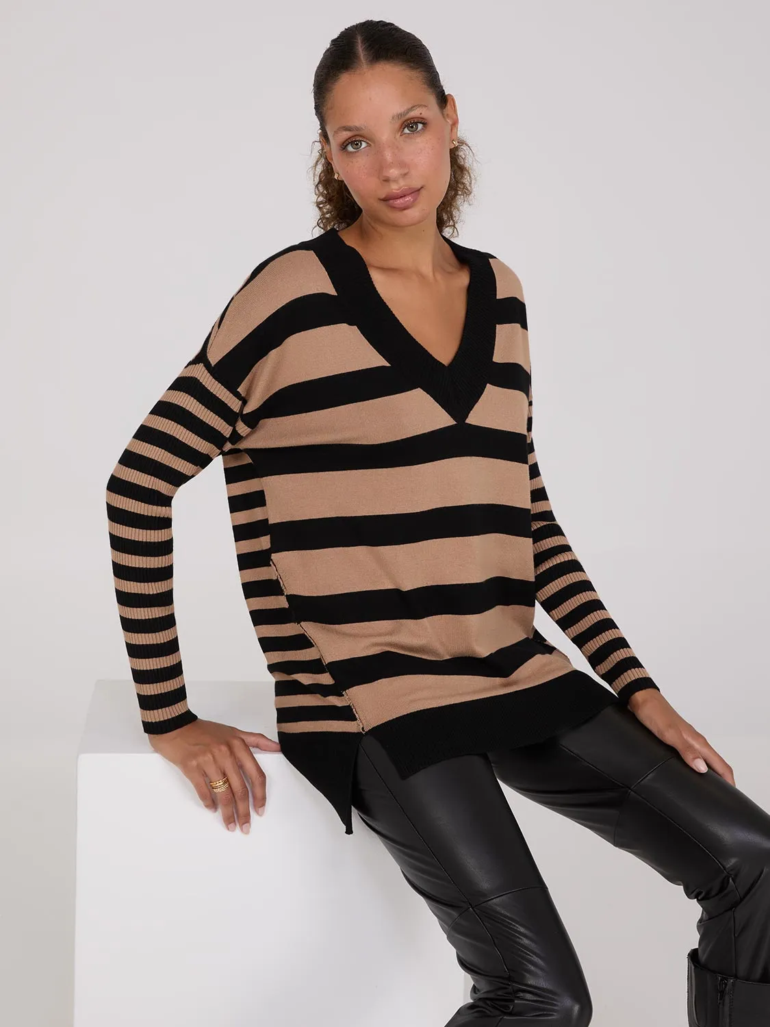 Striped Ribbed V-Neck Tunic Top sold by Suzy Shier product image thumbnail 2
