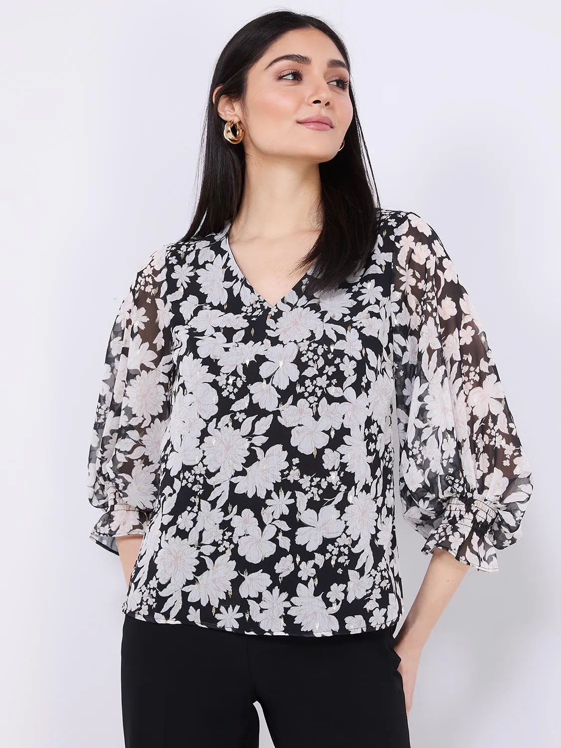 Floral Print Chiffon V-Neck Popover Blouse sold by Suzy Shier product image thumbnail 3