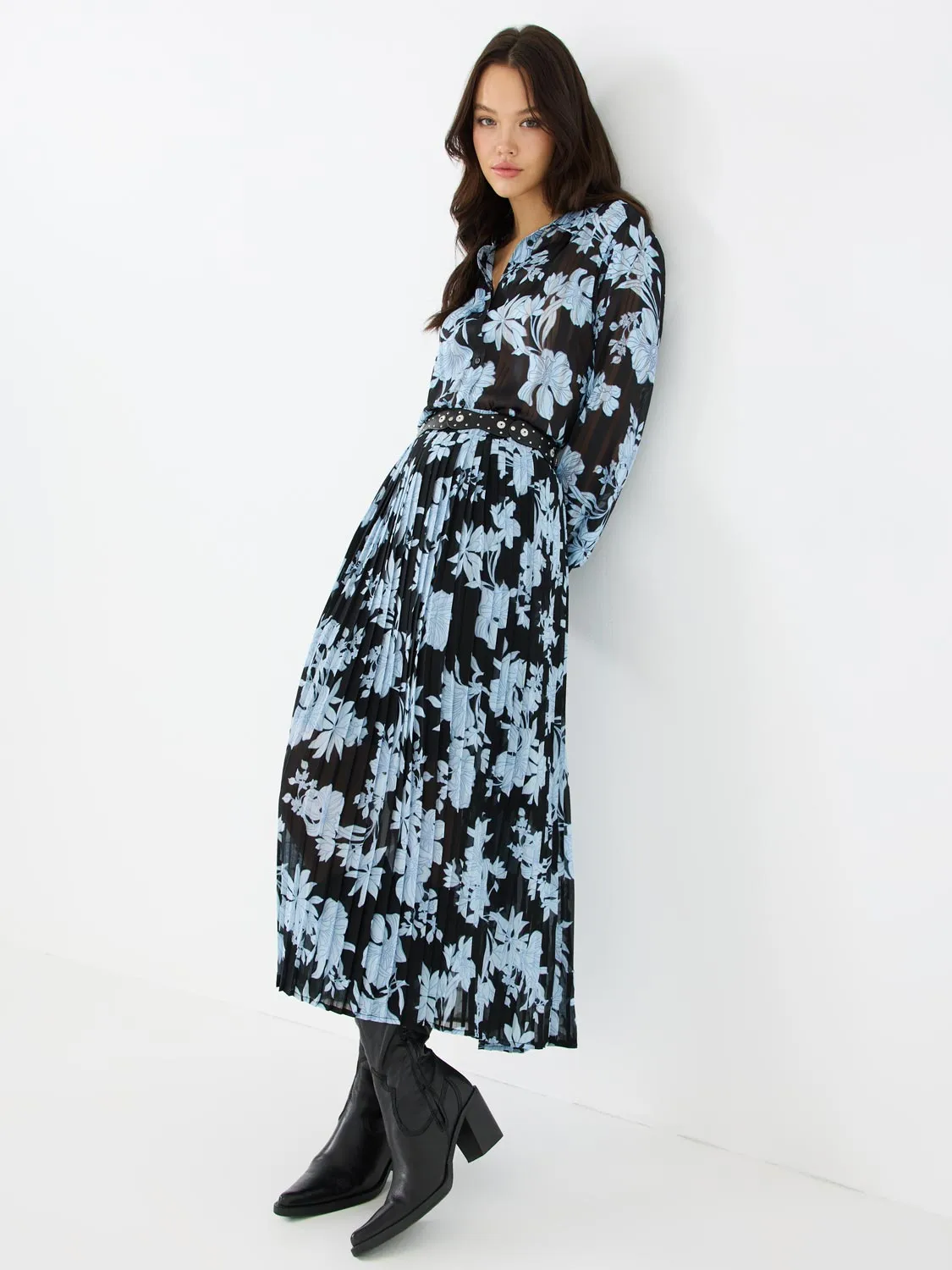 Floral Print Button-Front Chiffon Blouse sold by Suzy Shier product image thumbnail 4