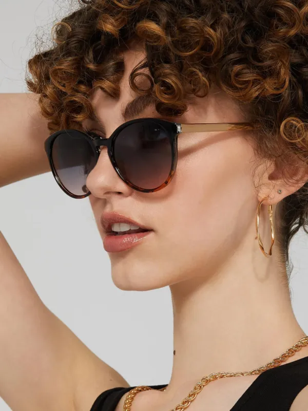 Tortoise Wayfarer Sunglasses sold by Suzy Shier