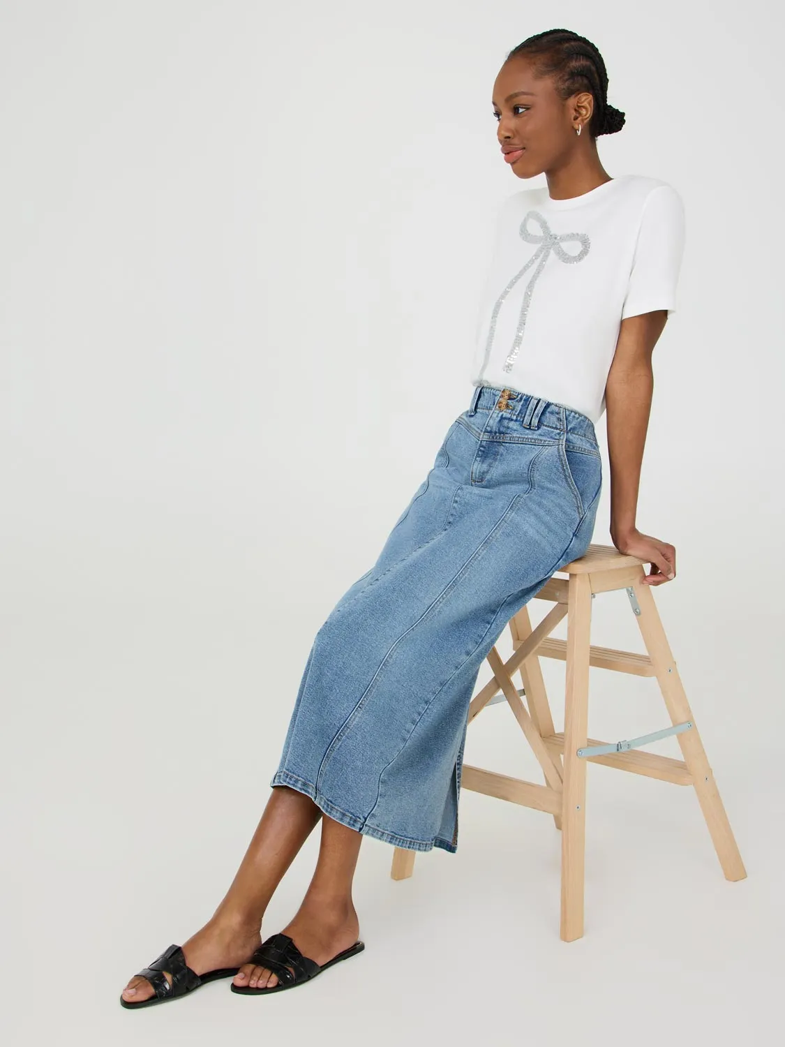 Short Sleeve T-Shirt With Sequin Bow sold by Suzy Shier product image thumbnail 3