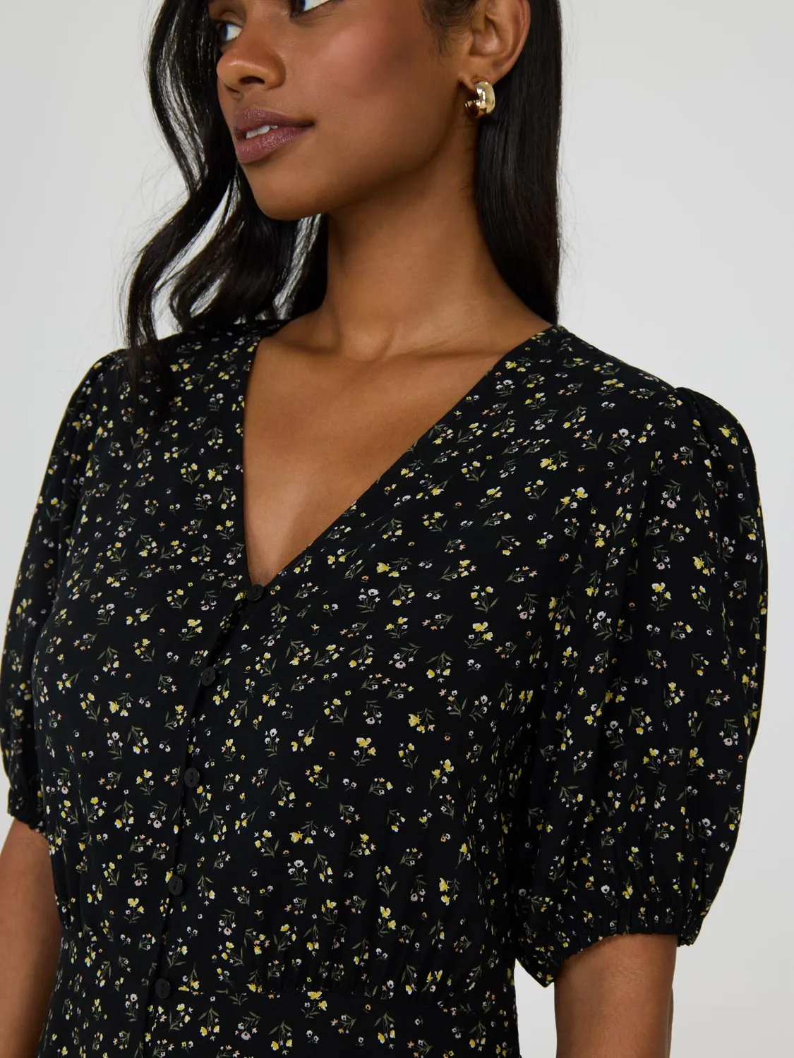 Floral Print Puff Sleeve Midi Dress sold by Suzy Shier product image thumbnail 2