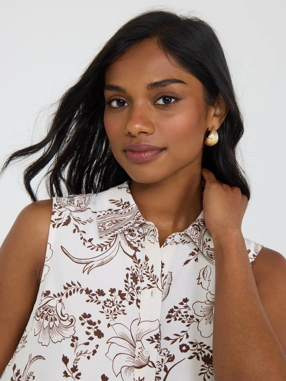 Sleeveless Paisley Print Button-Front Blouse sold by Suzy Shier product image thumbnail 2