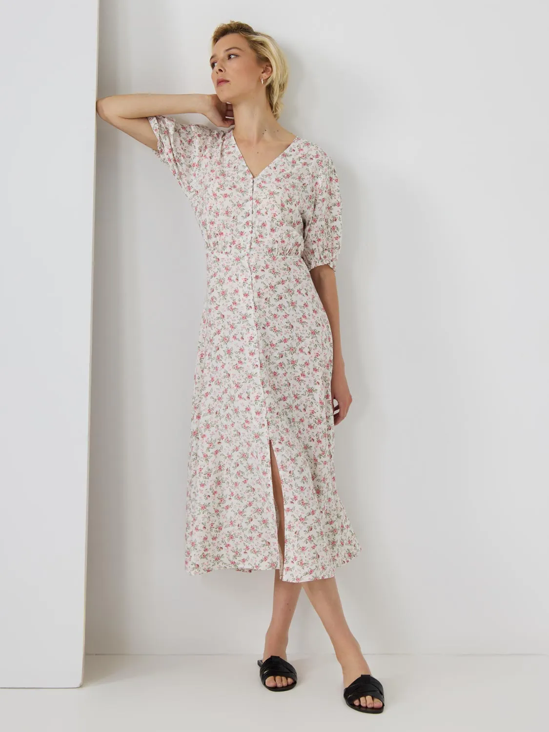 Floral Puff Sleeve Midi Dress sold by Suzy Shier product image thumbnail 3