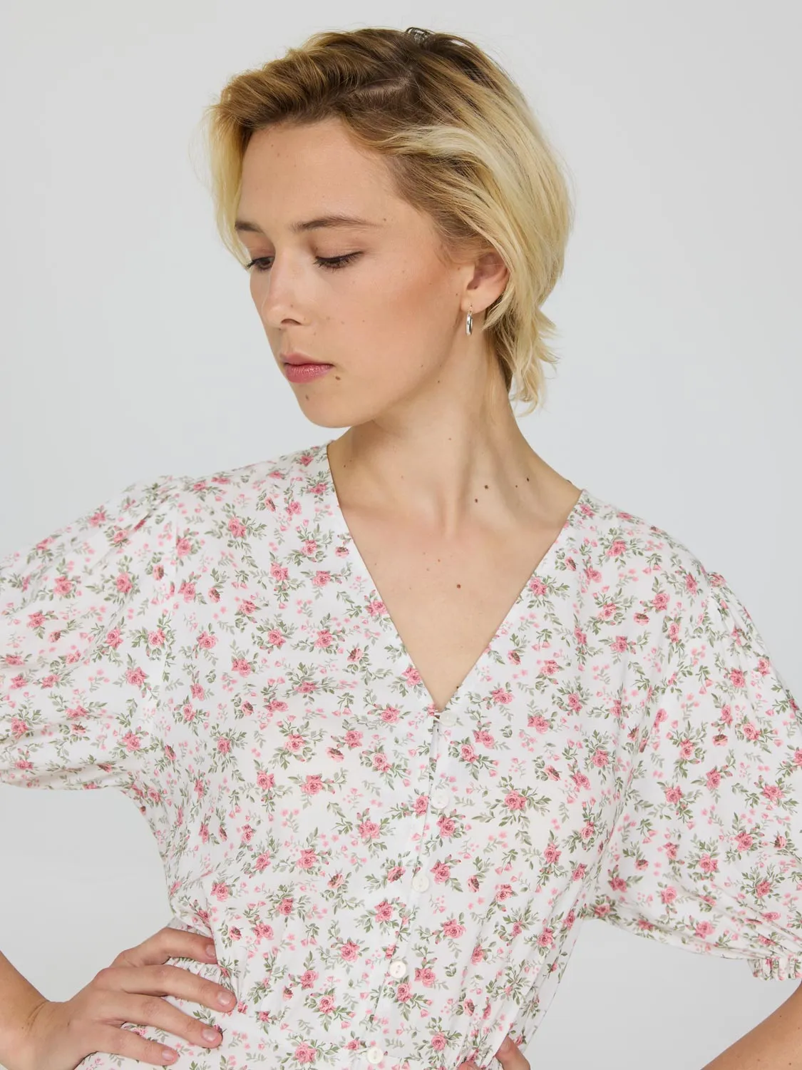 Floral Puff Sleeve Midi Dress sold by Suzy Shier product image thumbnail 2