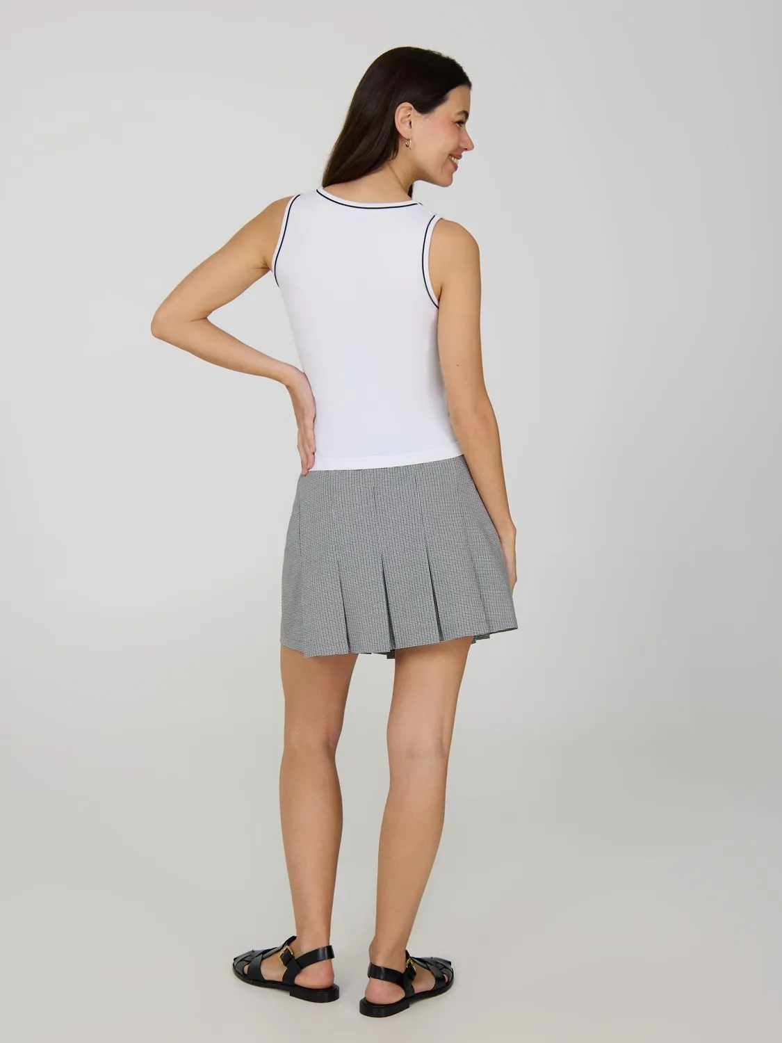 Contrast Trim Scoop Neck Tank Top sold by Suzy Shier product image thumbnail 4