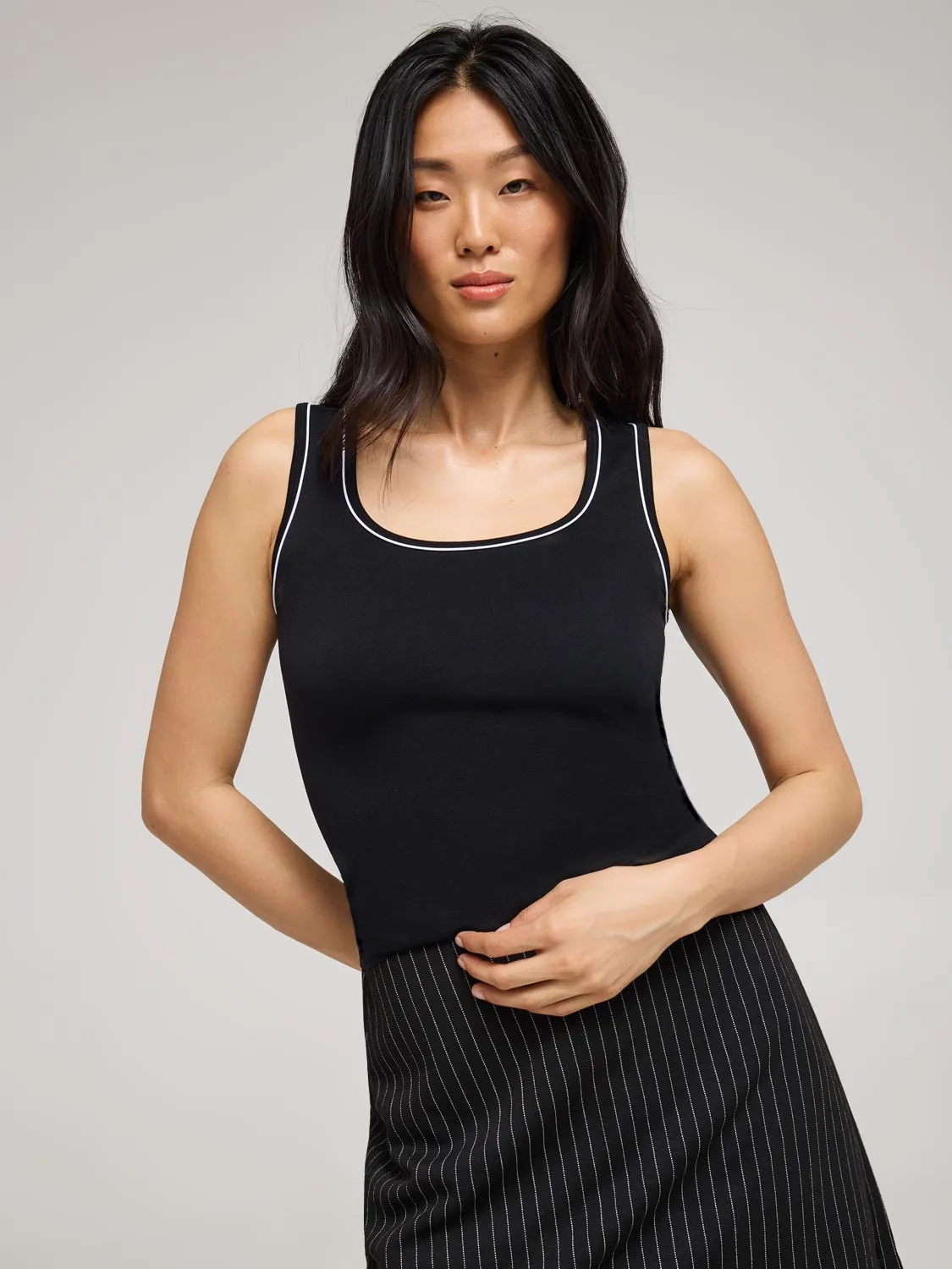 Contrast Trim Scoop Neck Tank Top sold by Suzy Shier product image thumbnail 5