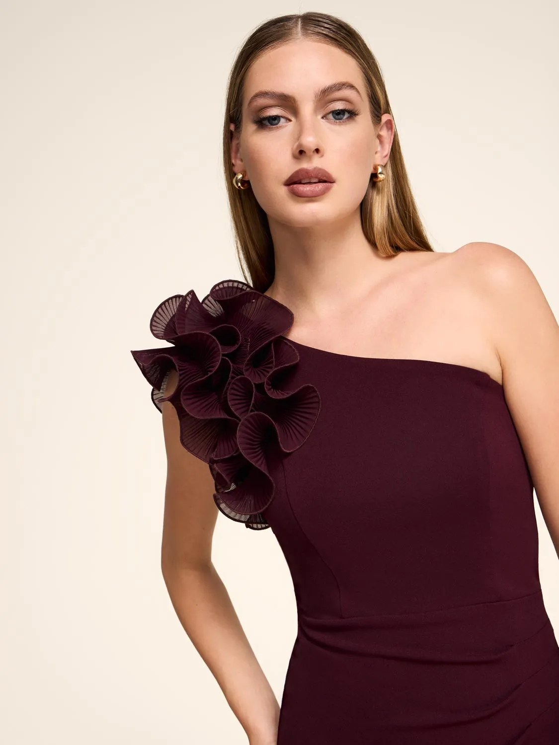 One-Shoulder Gown With Chiffon Ruffle sold by Suzy Shier product image thumbnail 4
