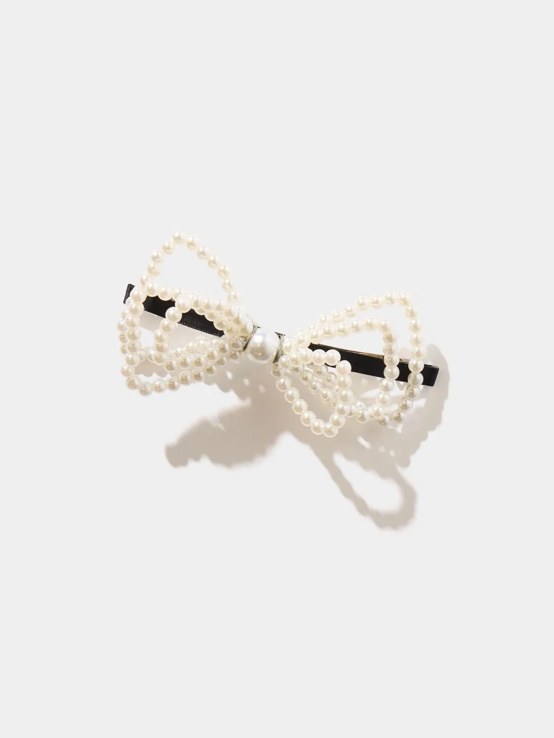 Pearl Bow Hair Clip sold by Suzy Shier product image thumbnail 2