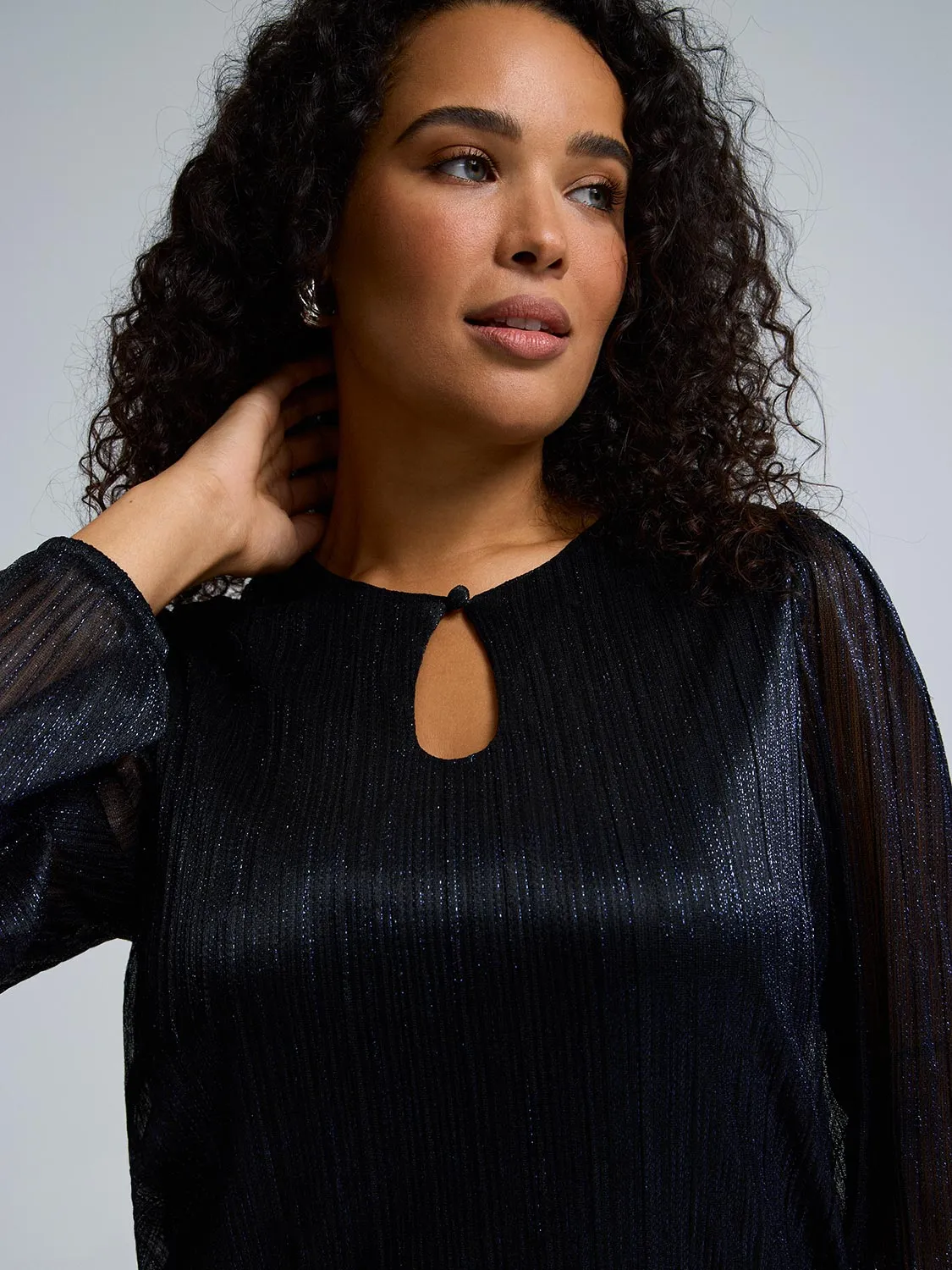 Front Keyhole Plisse Mesh Top sold by Suzy Shier product image thumbnail 3