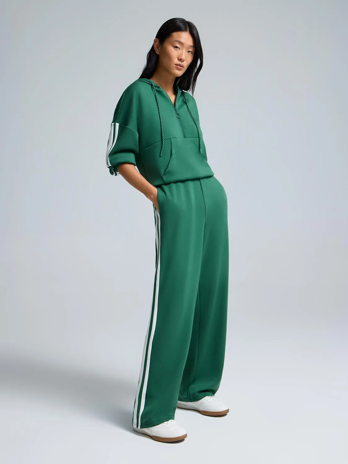 Contrast Stripe Wide-Leg Cloud Fleece Pants sold by Suzy Shier product image thumbnail 2