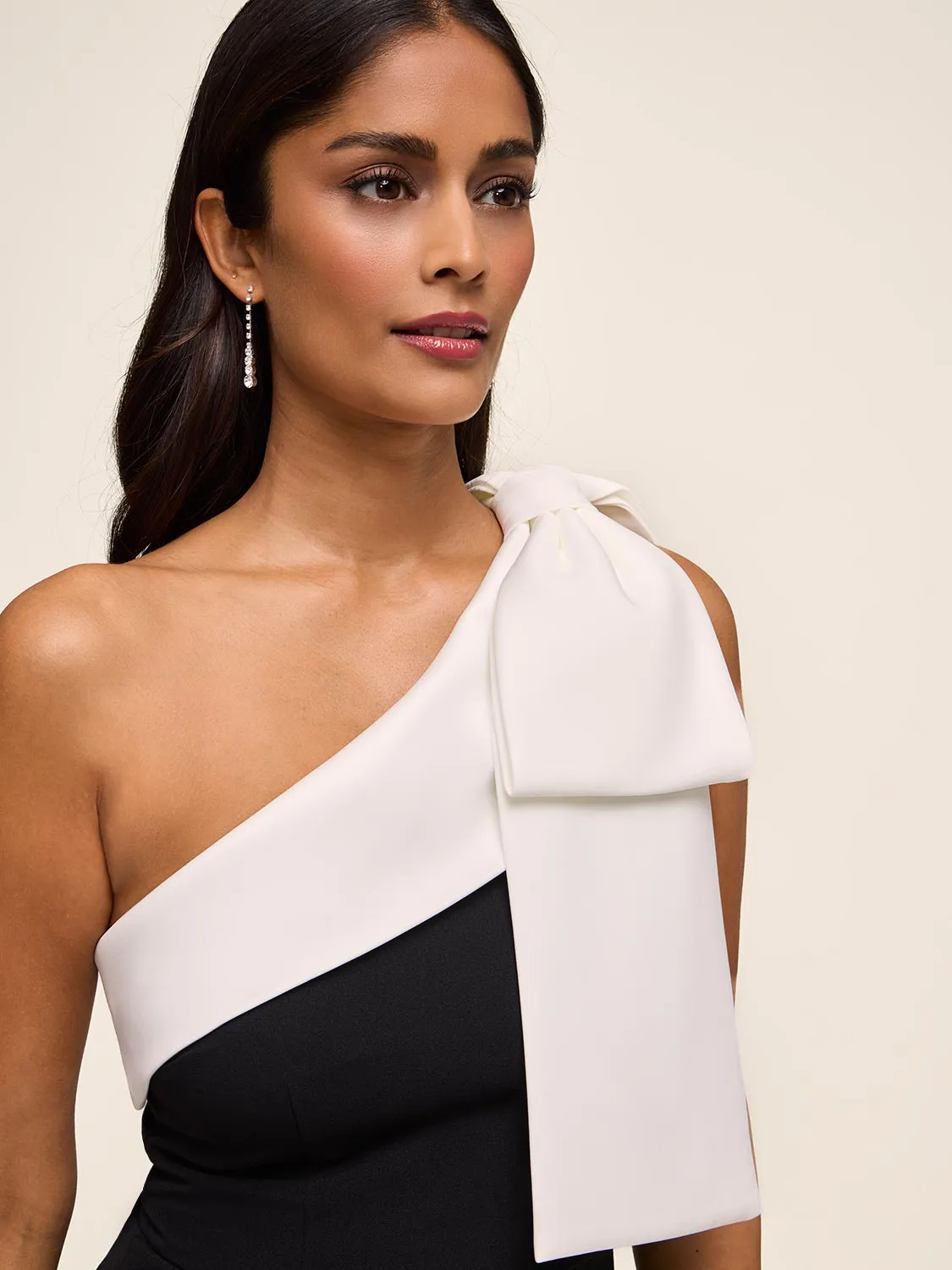 One-Shoulder Gown With Colour Block Bow sold by Suzy Shier product image thumbnail 3