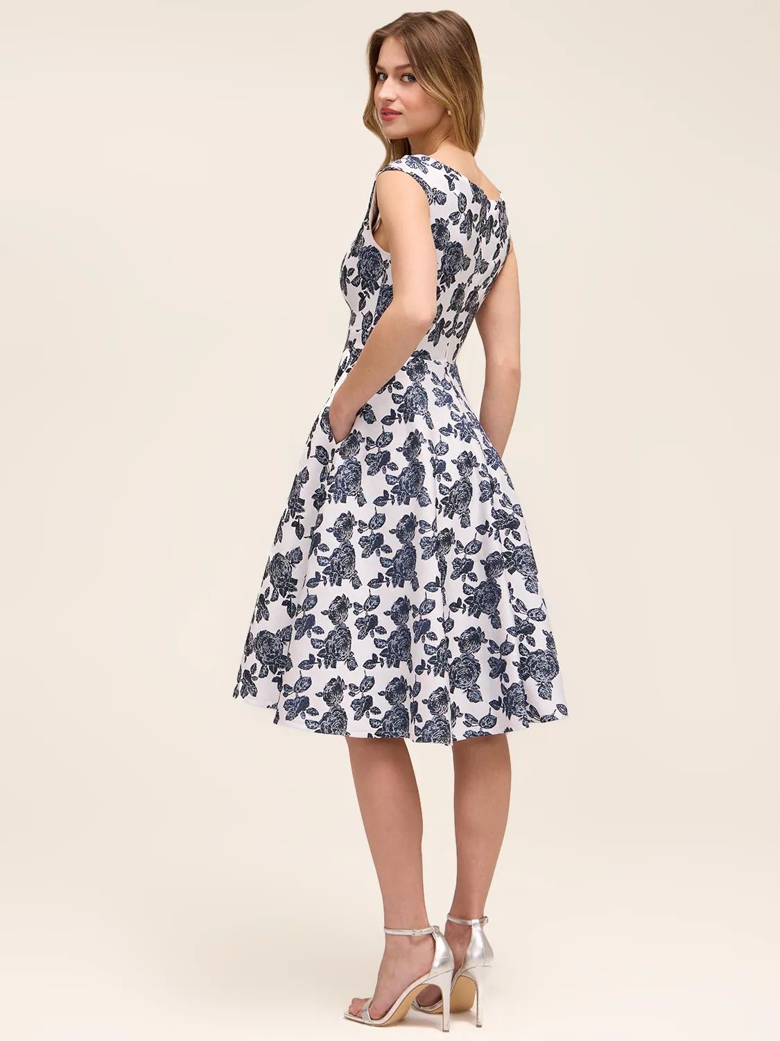 Sweetheart Jacquard Floral Midi Dress sold by Suzy Shier product image thumbnail 4
