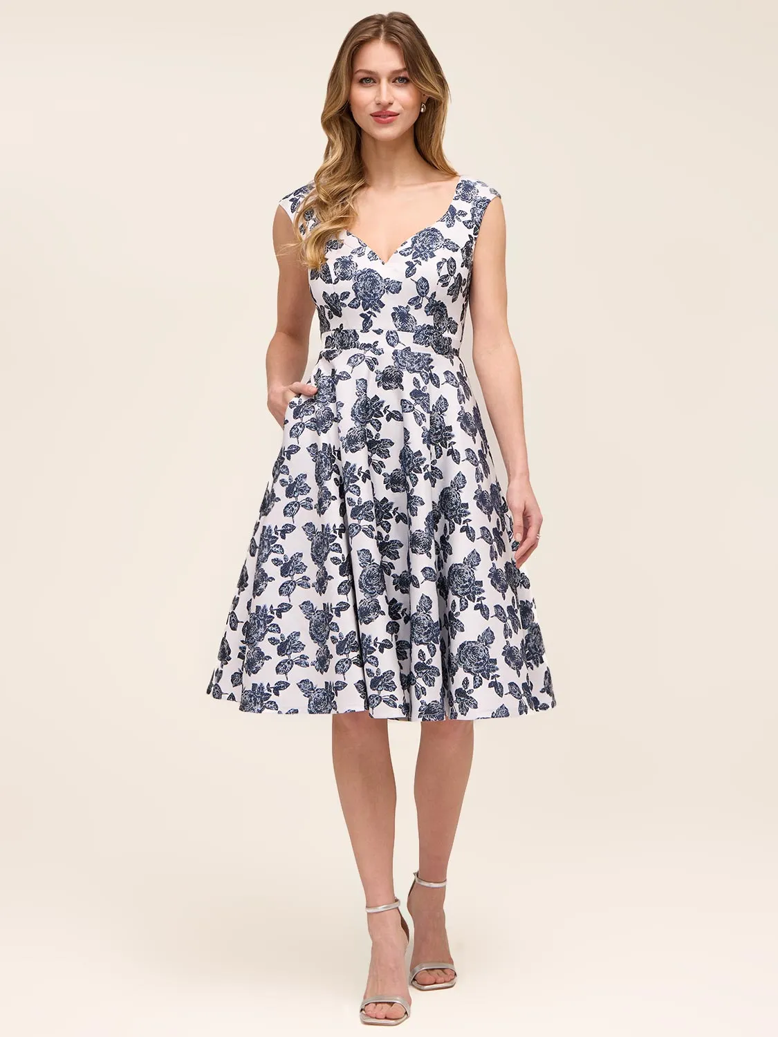 Sweetheart Jacquard Floral Midi Dress sold by Suzy Shier product image thumbnail 3