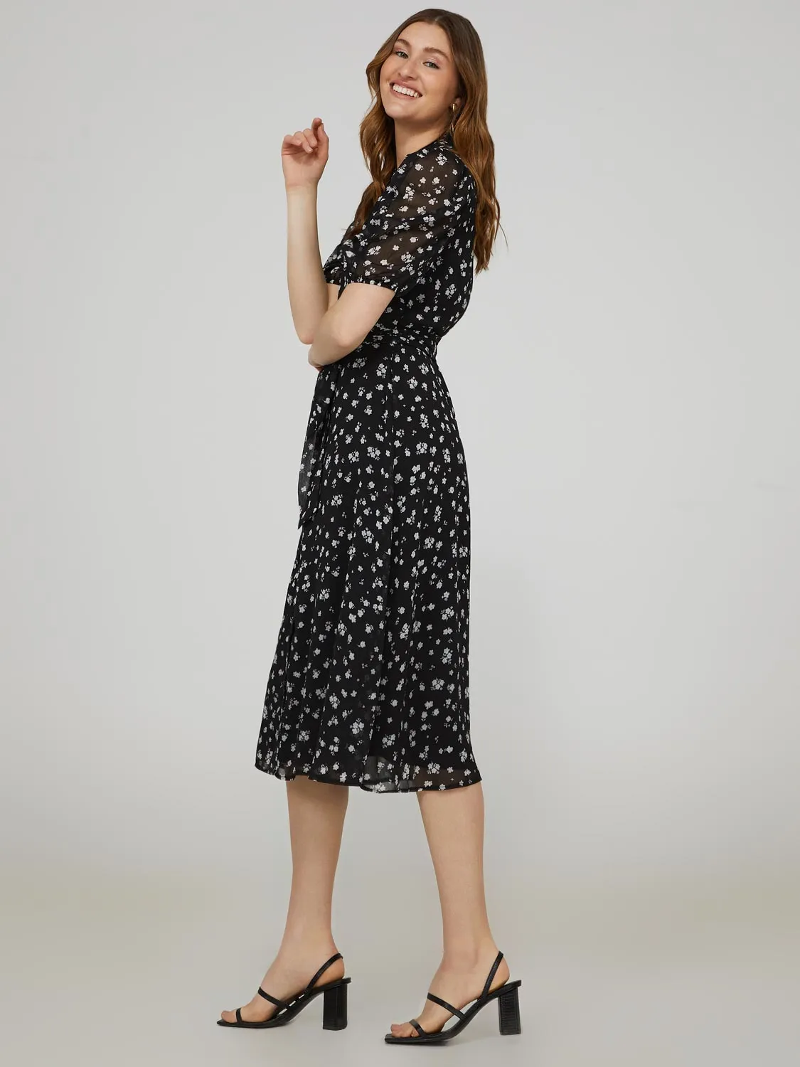 Printed Split Neck Dress With Balloon Sleeve sold by Suzy Shier product image thumbnail 4