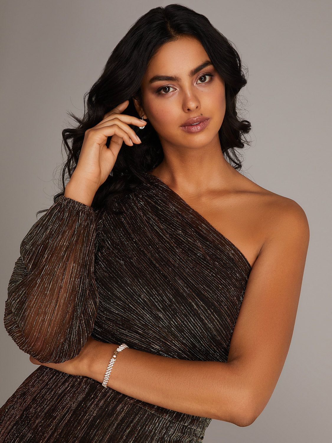 One Shoulder Metallic Crinkle Gown sold by Suzy Shier product image thumbnail 3