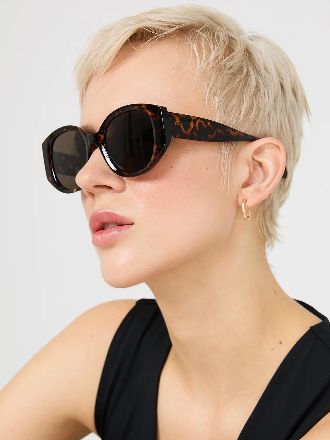 Tortoise Cat Eye Sunglasses sold by Suzy Shier product image thumbnail 3