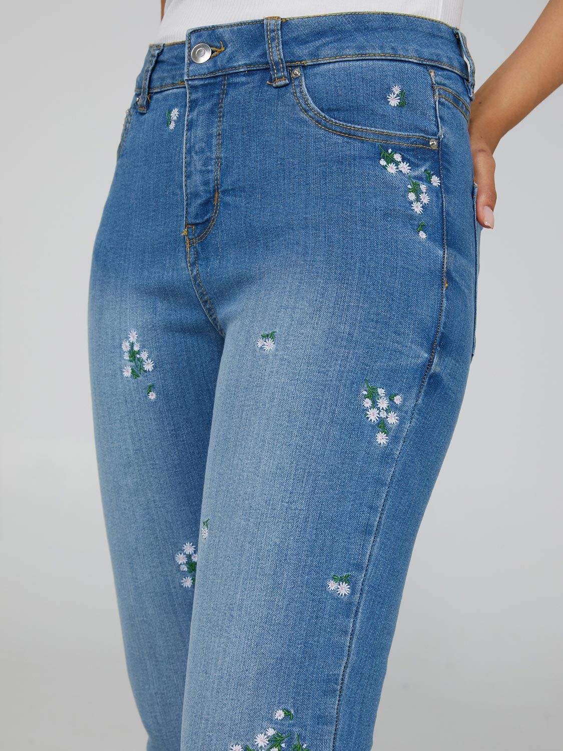 Embroidered Capri Jeans sold by Suzy Shier product image thumbnail 2