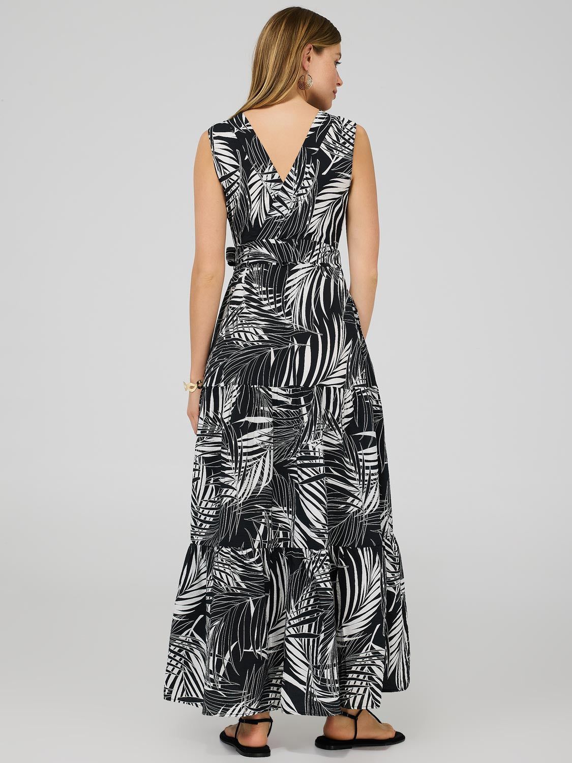 Palm Leaf Print Crinkle 2-Tier Maxi Dress sold by Suzy Shier product image thumbnail 6