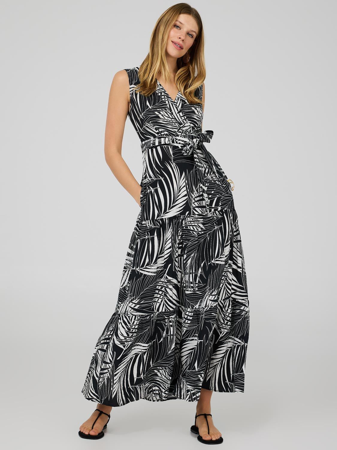 Palm Leaf Print Crinkle 2-Tier Maxi Dress sold by Suzy Shier product image thumbnail 2