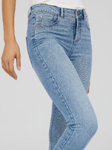 Stretch Skinny Jeans sold by Suzy Shier