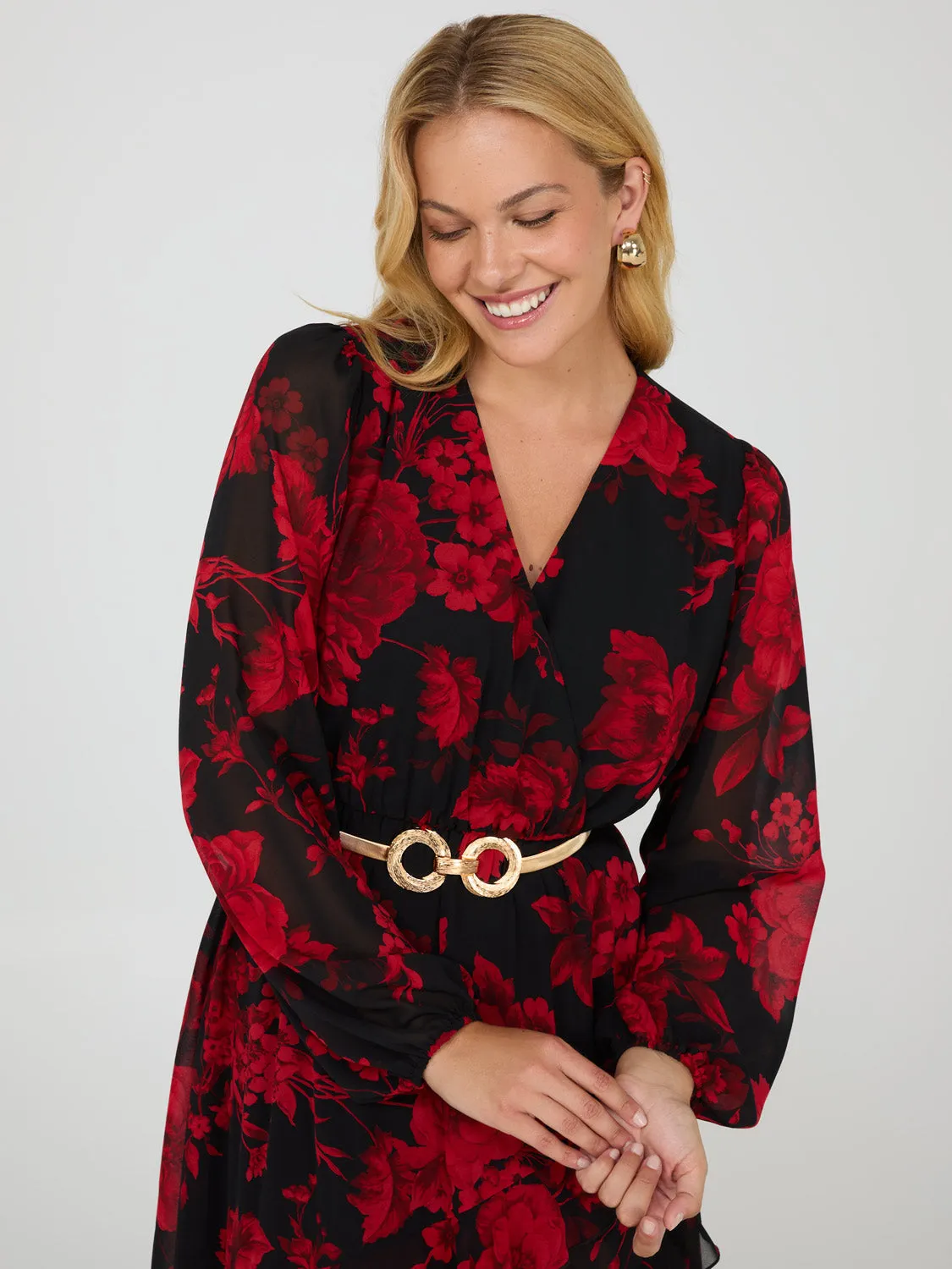 Gold Stretch Belt With Carved Buckle sold by Suzy Shier product image thumbnail 2