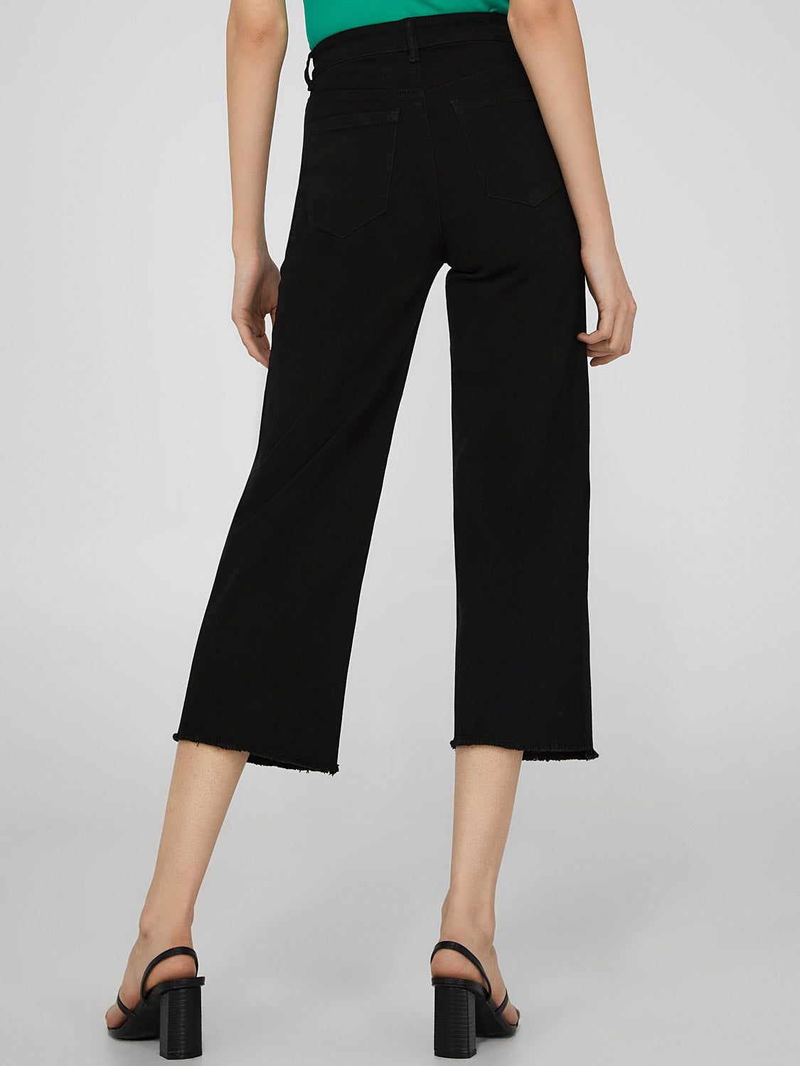 Cropped Raw Edge Wide Leg Gaucho Pants sold by Suzy Shier product image thumbnail 4