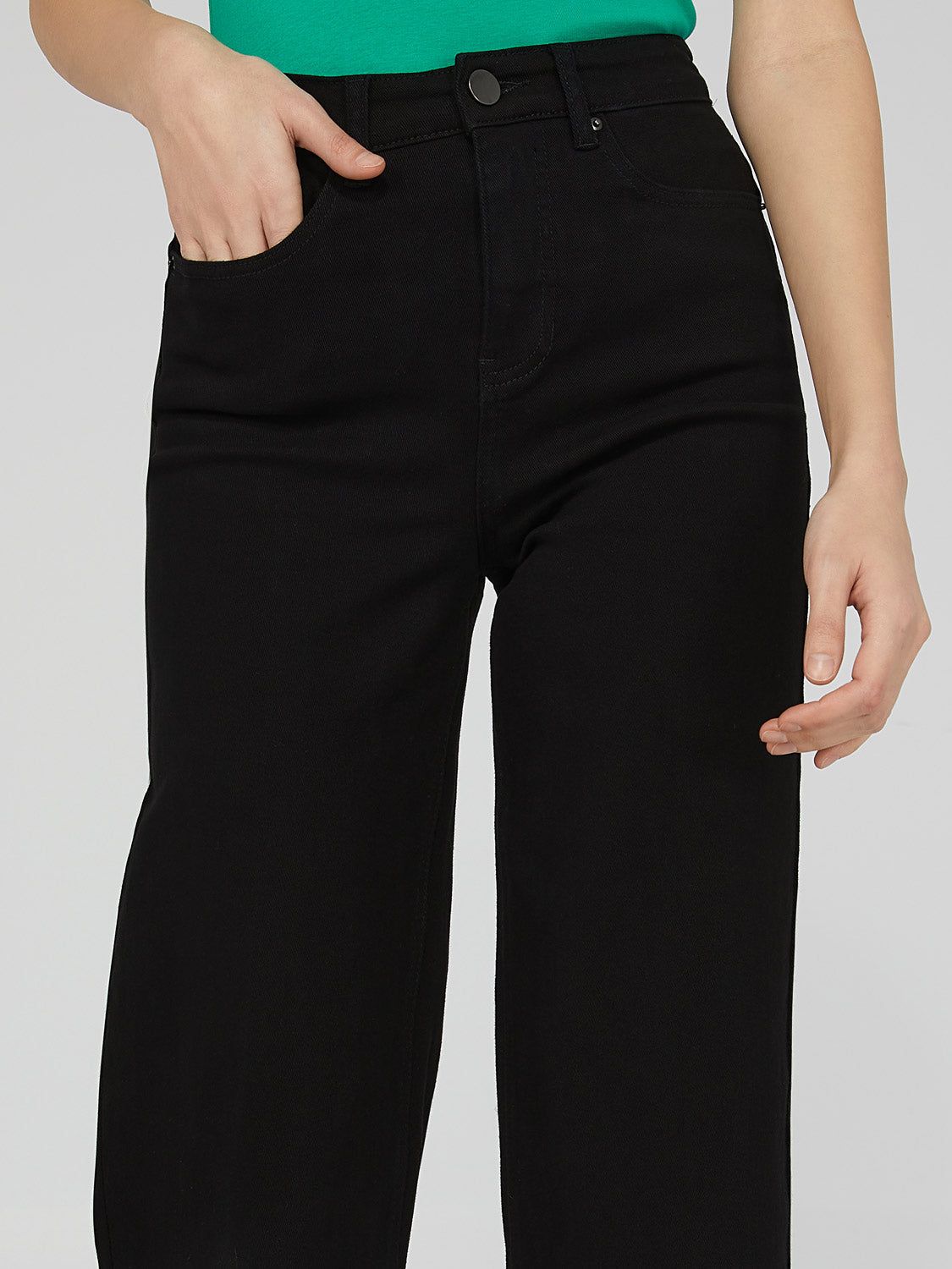 Cropped Raw Edge Wide Leg Gaucho Pants sold by Suzy Shier product image thumbnail 2