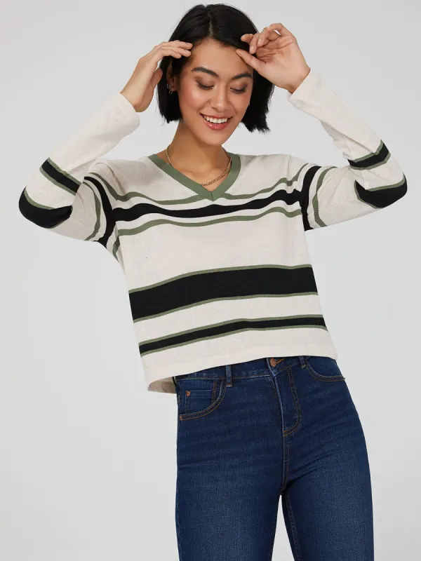 Color Block V-Neck Cropped Top sold by Suzy Shier