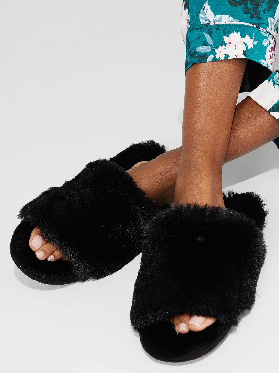 Faux Fur Slipper Slides sold by Suzy Shier product image thumbnail 4