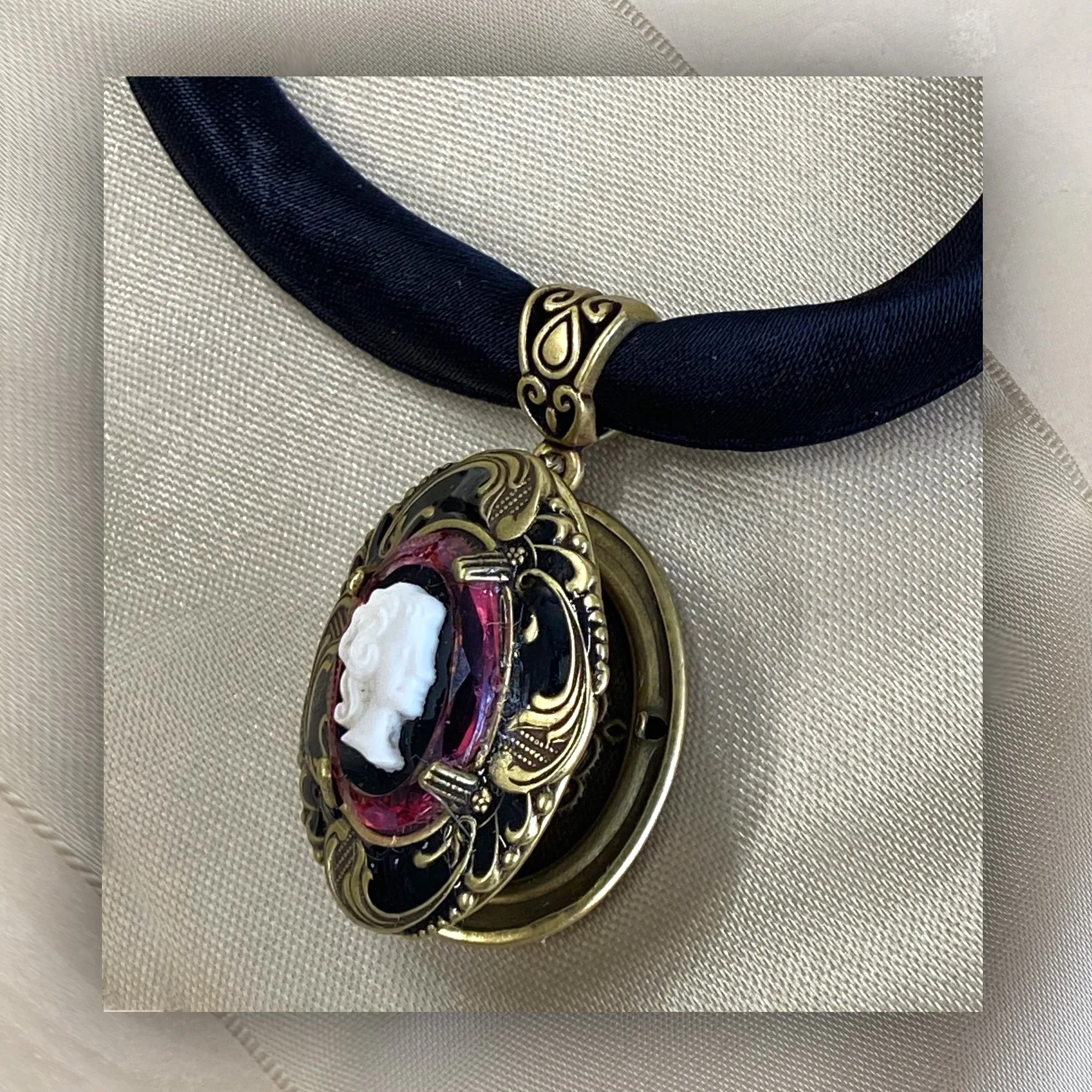 Vintage Cameo Enamel Locket Necklace N1522 sold by Sweet Romance product image thumbnail 3