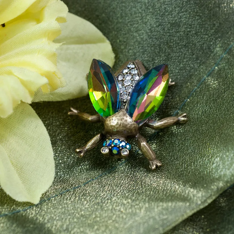 Bee Pin P665 sold by Sweet Romance