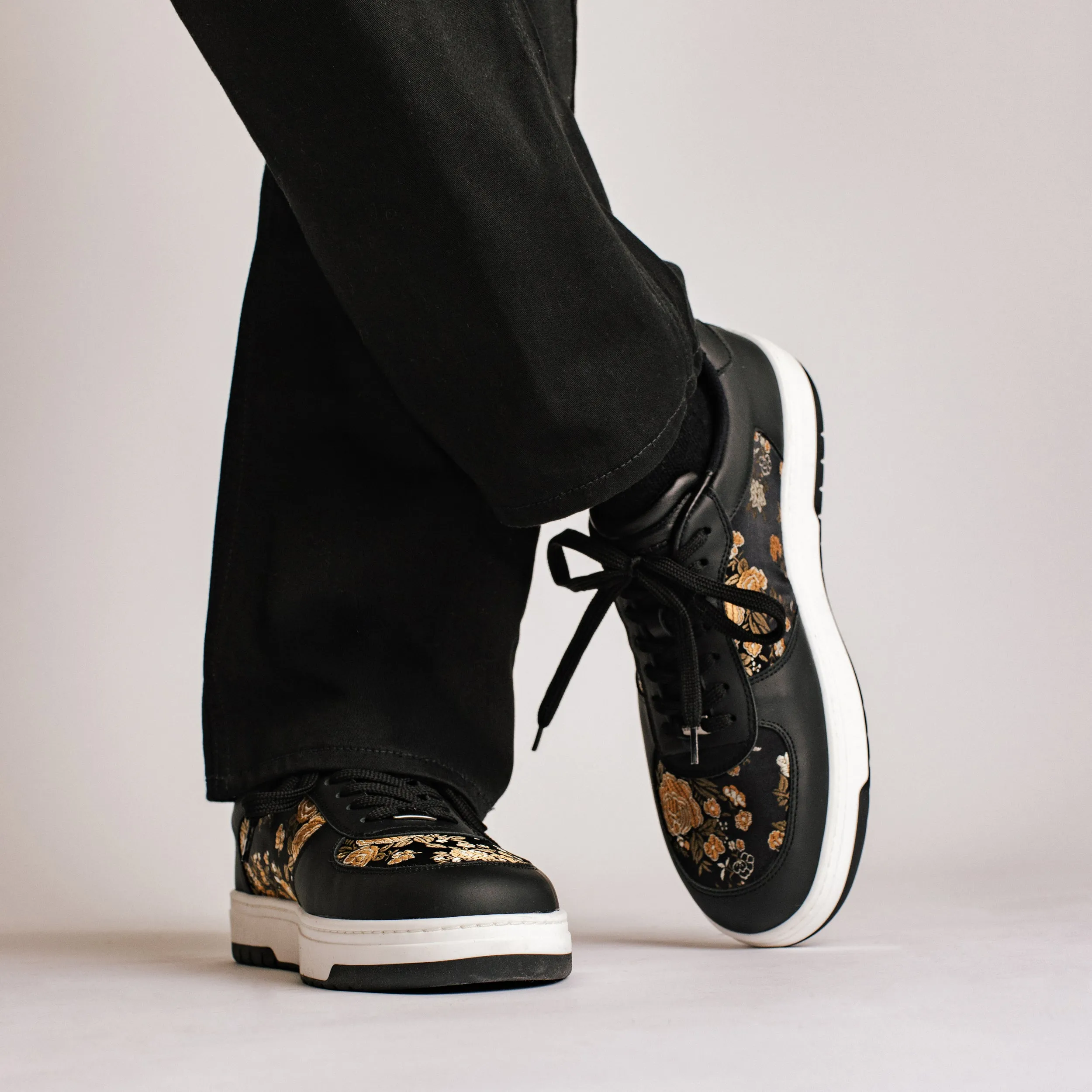 The 2.0 Rapido Low-top Sneaker in Eden Noir sold by Taft product image thumbnail 2