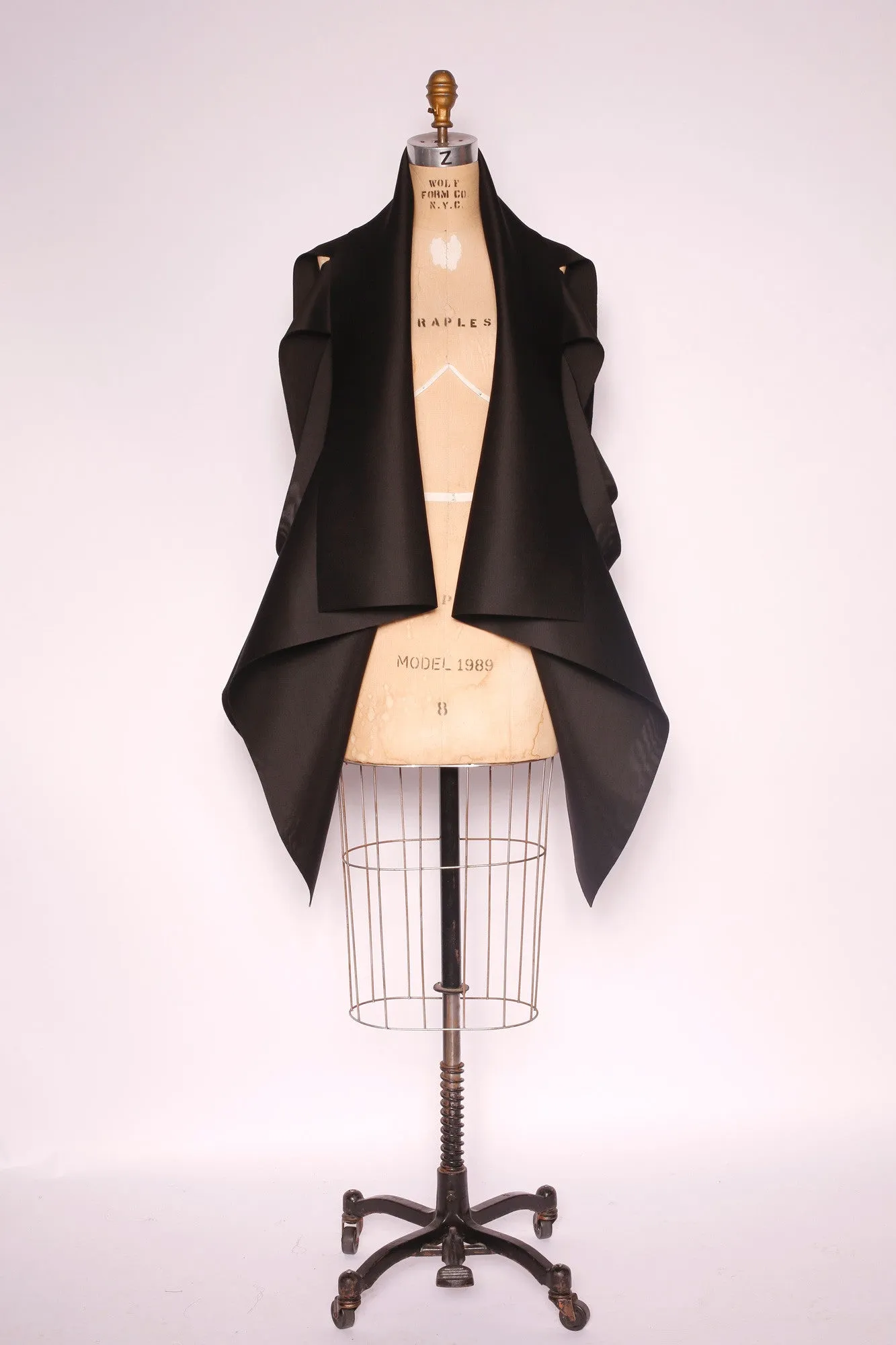 Veve Vest sold by Takara product image thumbnail 5