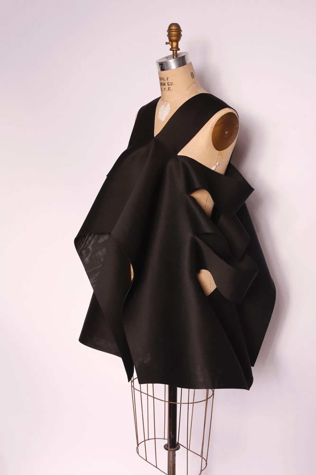 Veve Vest sold by Takara product image thumbnail 4