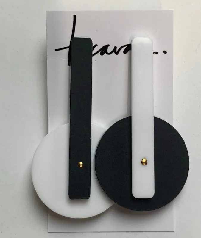 Black and White Circle Earrings made by Takara