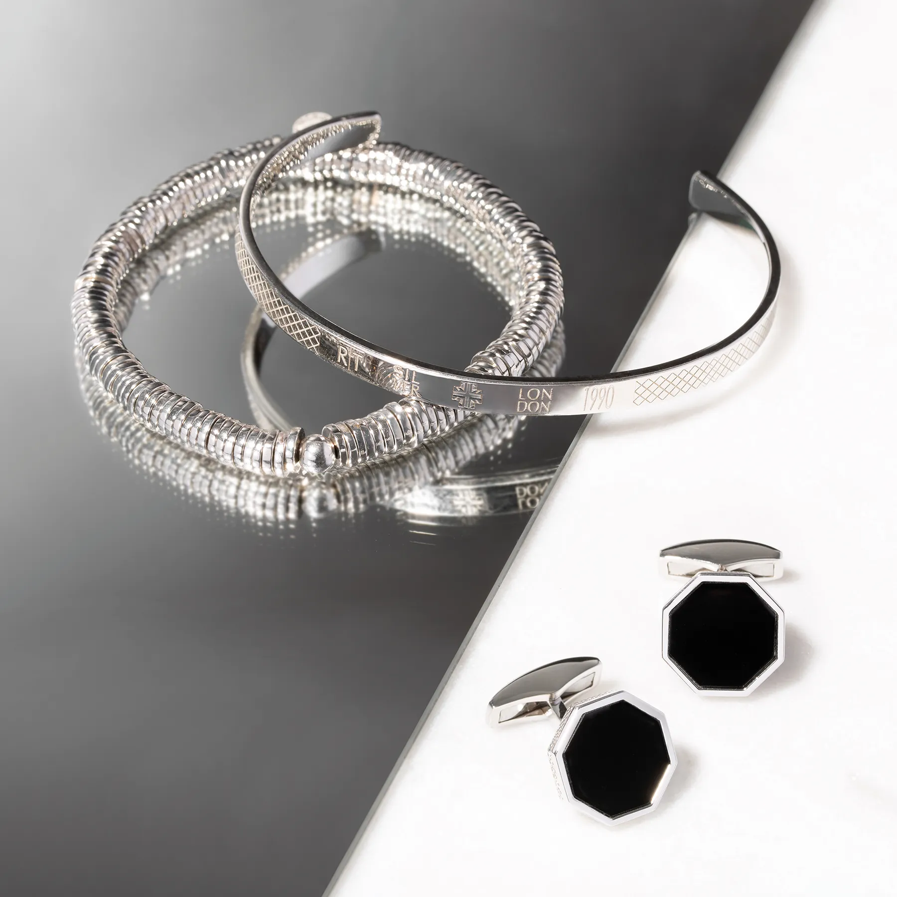 Classic London Eye Cufflinks In Black Onyx With Rhodium Silver sold by Tateossian product image thumbnail 4