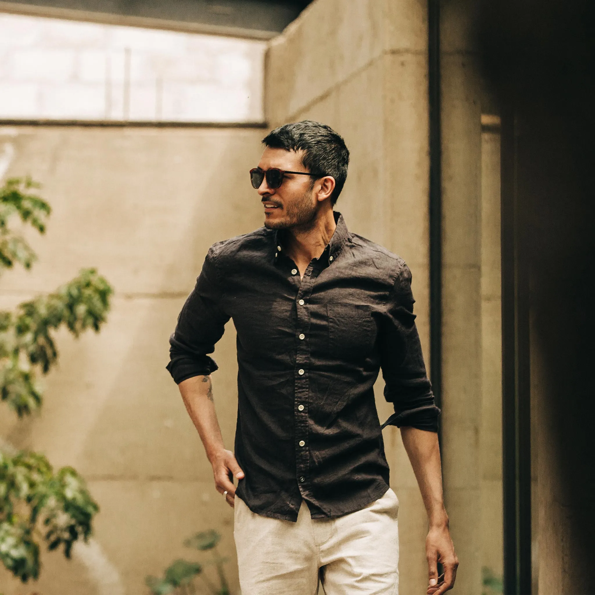 The Jack in Espresso Linen sold by Taylor Stitch product image thumbnail 2