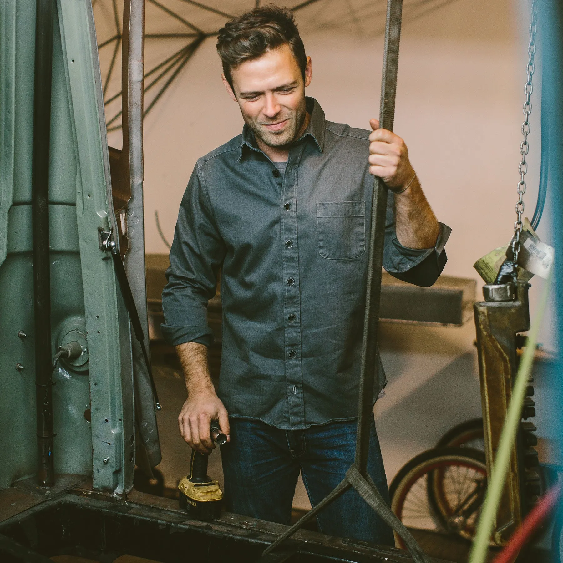 The Mechanic in Washed Charcoal Herringbone sold by Taylor Stitch product image thumbnail 2
