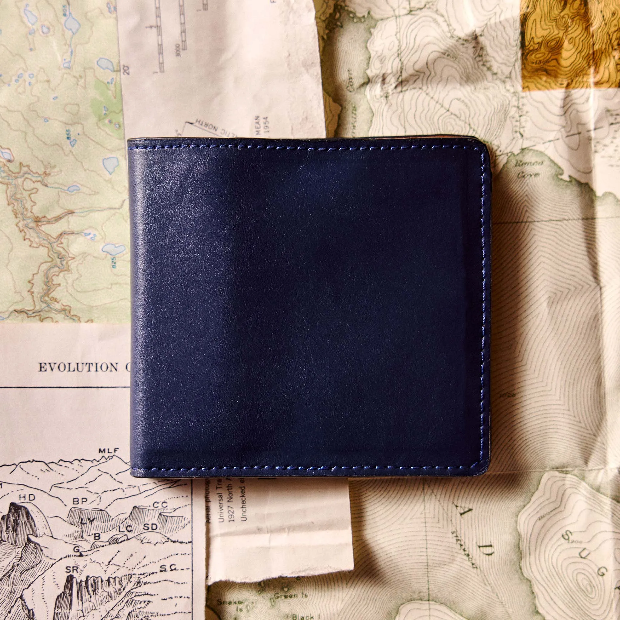 The Minimalist Billfold Wallet in Navy sold by Taylor Stitch product image thumbnail 2