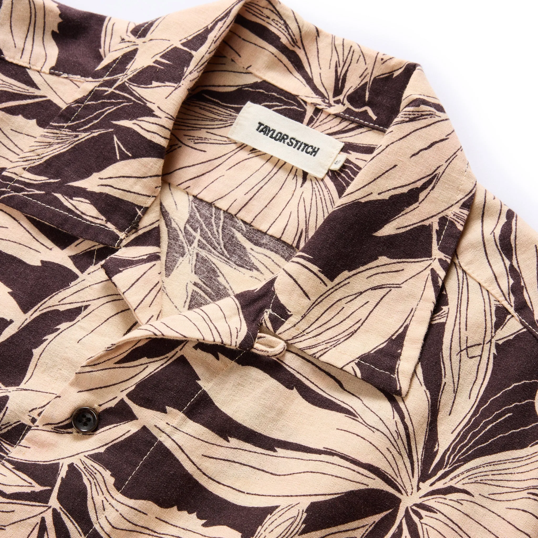 The Short Sleeve Hawthorne in Dried Palm sold by Taylor Stitch product image thumbnail 5