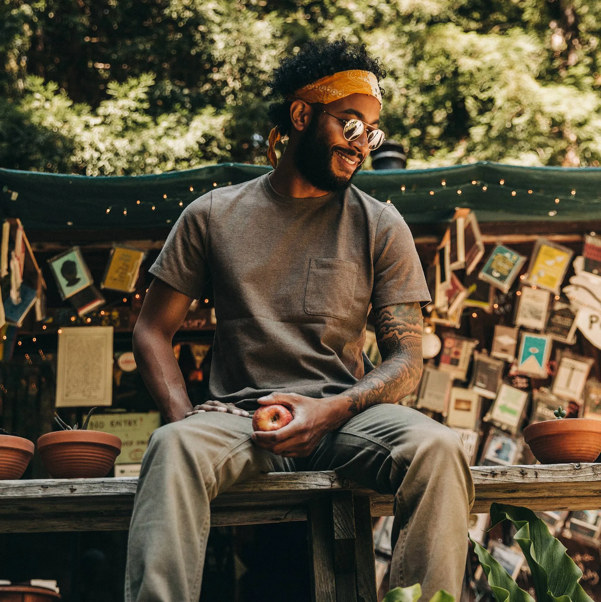 The Heavy Bag Tee in Espresso sold by Taylor Stitch product image thumbnail 2