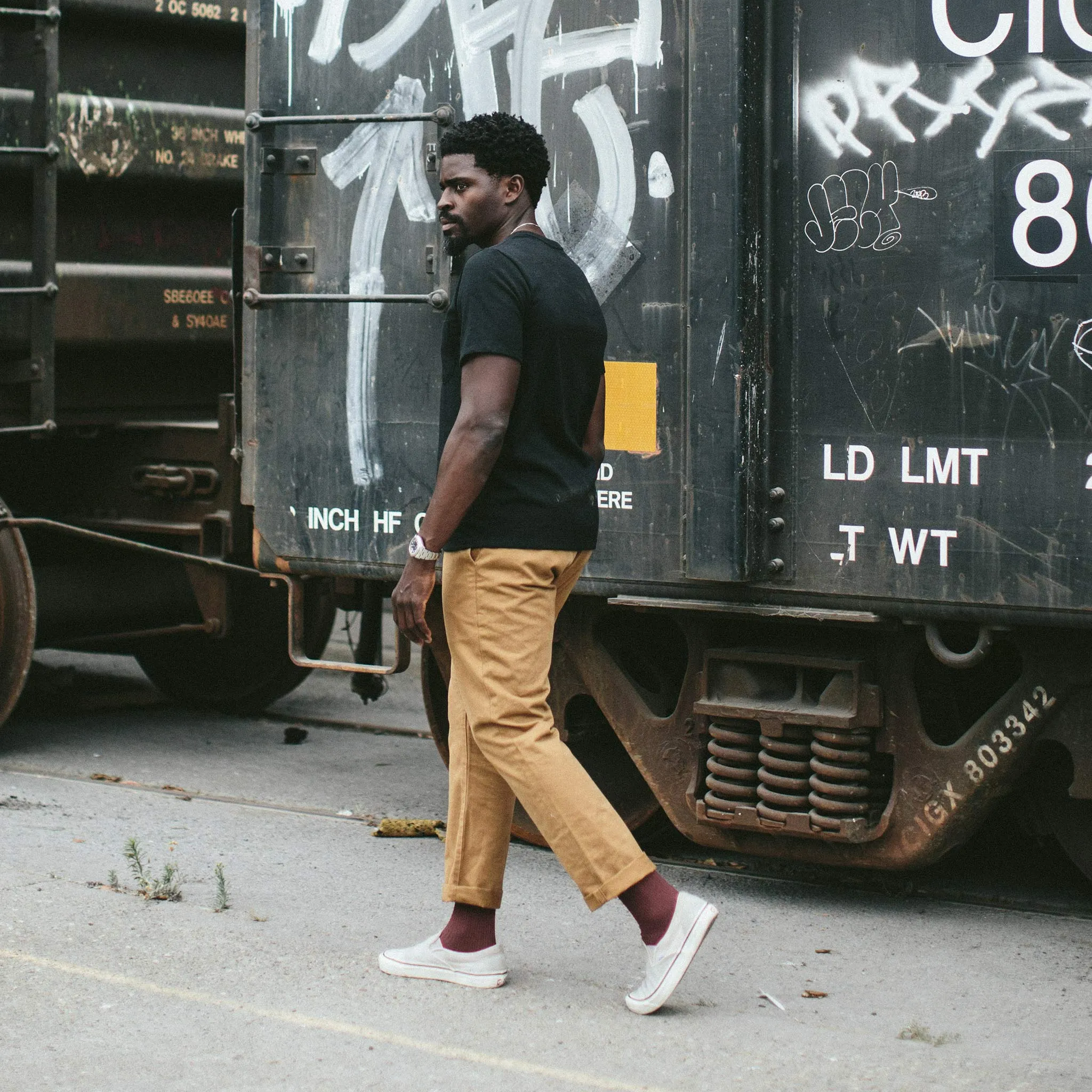 The Heavy Bag Tee in Black Melange sold by Taylor Stitch product image thumbnail 4