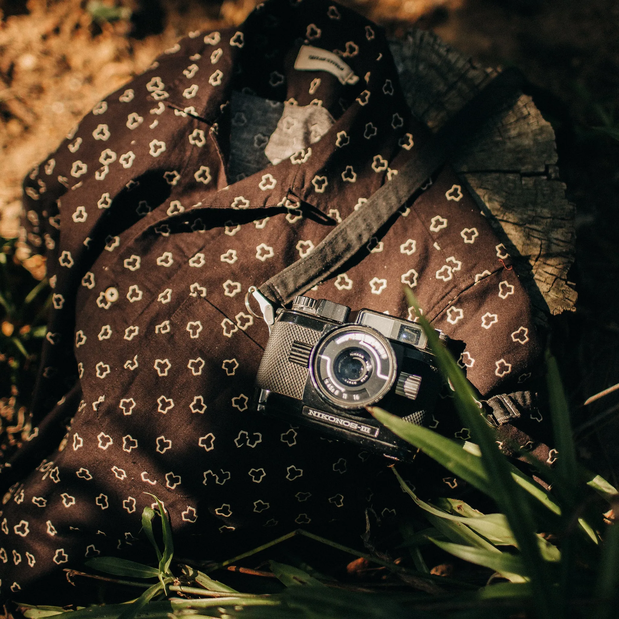 The Short Sleeve Hawthorne in Espresso Geo sold by Taylor Stitch product image thumbnail 4